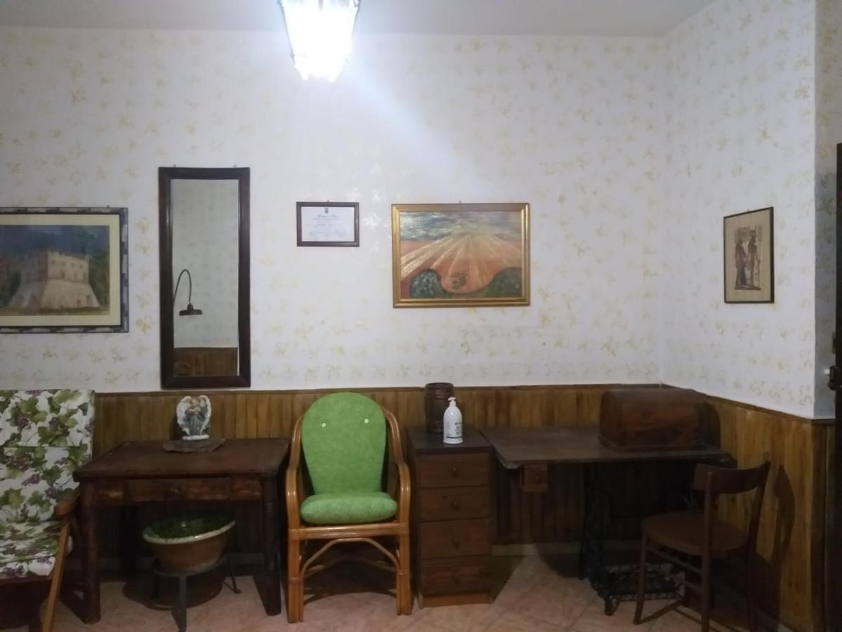 Апартаменты La Casa Di Lina Sezze Экстерьер фото